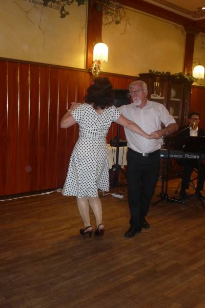 ein T�nzchen in Ehren..